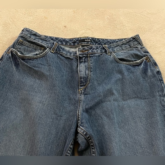 a.n.a. jean Capris - Picture 2 of 7